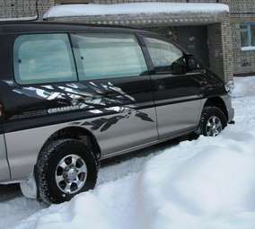 1997 Mitsubishi Delica Pictures