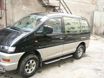 1997 Mitsubishi Delica Photos