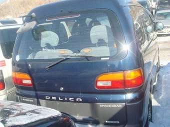 1997 Mitsubishi Delica Pictures