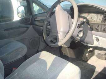 1997 Mitsubishi Delica Photos