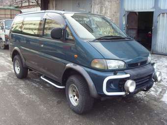 1997 Mitsubishi Delica Photos