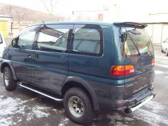 1997 Mitsubishi Delica Photos