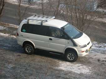 1997 Mitsubishi Delica Pictures
