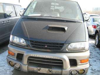 1997 Mitsubishi Delica Images