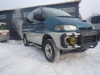 1997 Mitsubishi Delica Photos