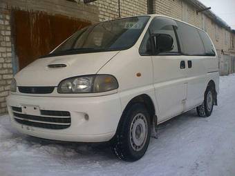 1997 Mitsubishi Delica Photos