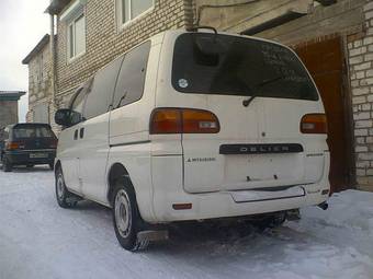 1997 Mitsubishi Delica Pictures