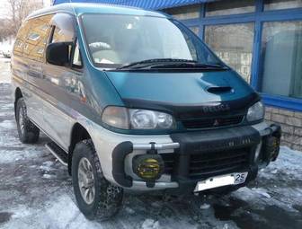 1997 Mitsubishi Delica Photos
