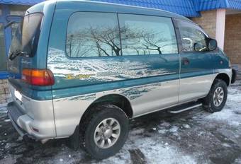 1997 Mitsubishi Delica Pictures