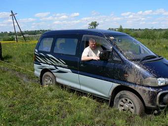 1997 Mitsubishi Delica Photos