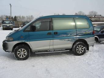 1997 Mitsubishi Delica Pictures