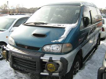 1997 Mitsubishi Delica Pictures