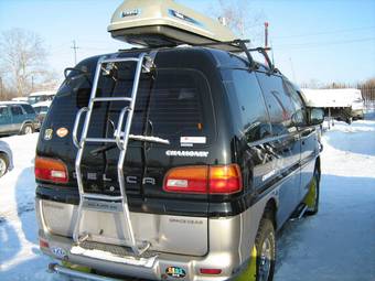 1997 Mitsubishi Delica Photos