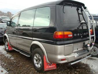 1997 Mitsubishi Delica Photos