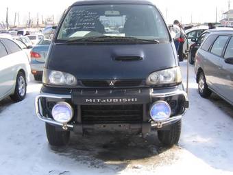 1997 Mitsubishi Delica Photos