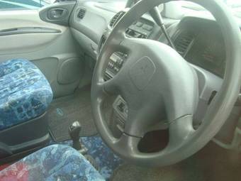 1997 Mitsubishi Delica Photos