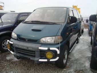 1997 Mitsubishi Delica Photos