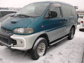 1997 Mitsubishi Delica Photos