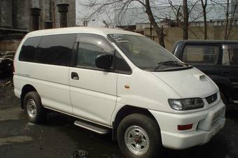 1997 Mitsubishi Delica Photos