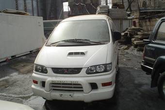 1997 Mitsubishi Delica Photos