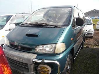 1997 Mitsubishi Delica Photos