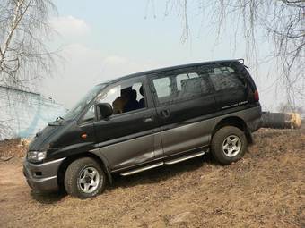 1997 Mitsubishi Delica Pictures