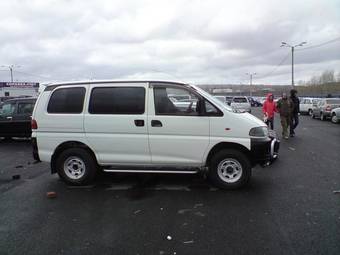 1997 Mitsubishi Delica Pictures