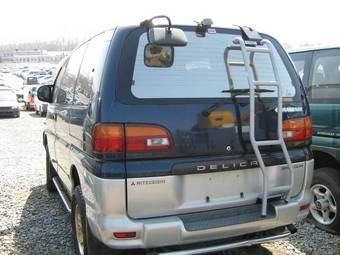 1997 Mitsubishi Delica Pictures