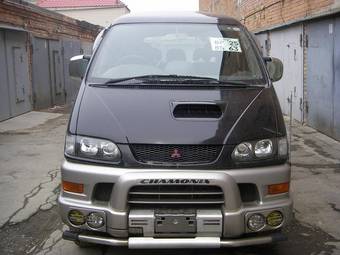 1997 Mitsubishi Delica Images