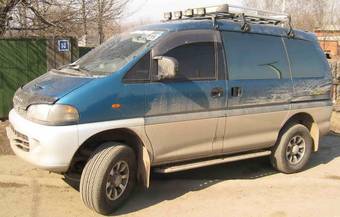 1997 Mitsubishi Delica Photos