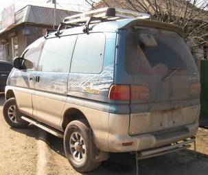1997 Mitsubishi Delica Photos