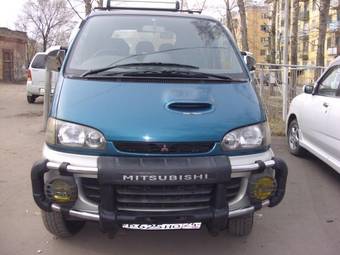 1997 Mitsubishi Delica Photos