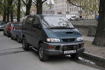 1997 Mitsubishi Delica Photos