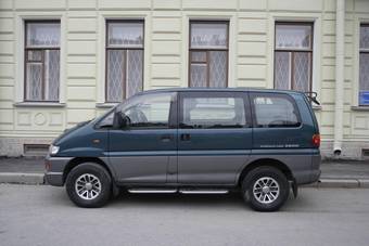1997 Mitsubishi Delica Photos