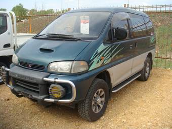 1997 Mitsubishi Delica Photos