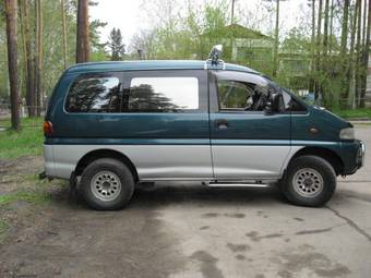 1997 Mitsubishi Delica Pictures