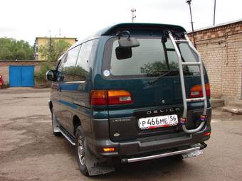 1997 Mitsubishi Delica Pictures