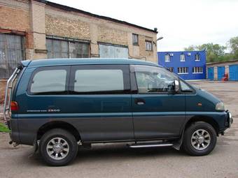 1997 Mitsubishi Delica Pictures