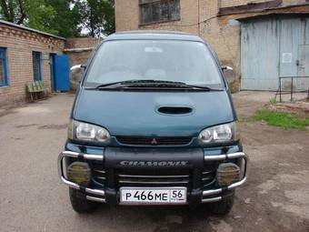 1997 Mitsubishi Delica Pictures