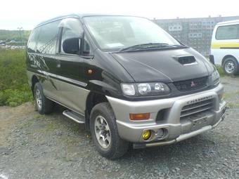 1997 Mitsubishi Delica Photos