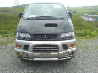 1997 Mitsubishi Delica Pictures