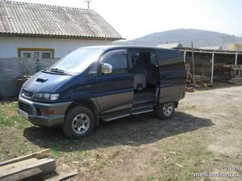 1997 Mitsubishi Delica Photos