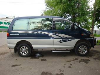 1997 Mitsubishi Delica Photos
