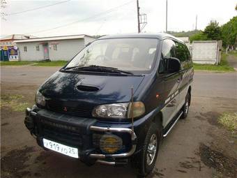 1997 Mitsubishi Delica Photos