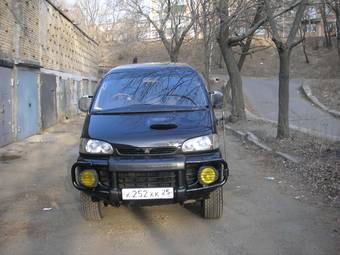 1997 Mitsubishi Delica Photos