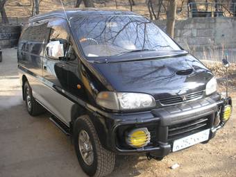 1997 Mitsubishi Delica Pictures