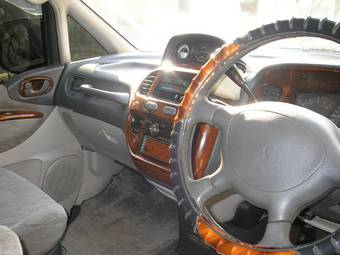 1997 Mitsubishi Delica Photos