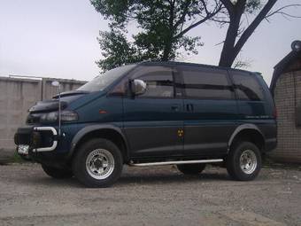 1997 Mitsubishi Delica Pictures