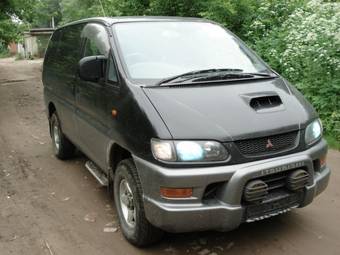 1997 Mitsubishi Delica Photos
