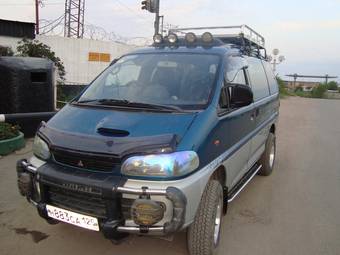 1997 Mitsubishi Delica Pictures